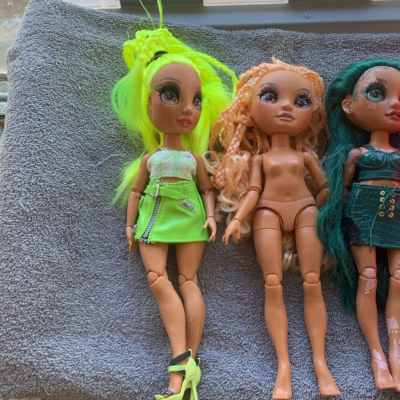 Rainbow High Closet/Dolls - Picture 7 of 8